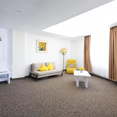 Randy Hotel