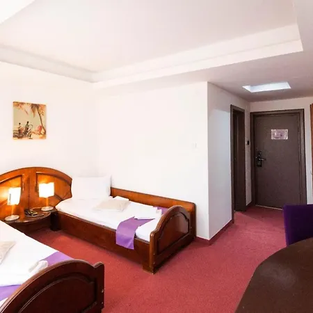 Randy 4* Констанца