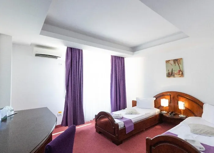 Randy Hotel Constança